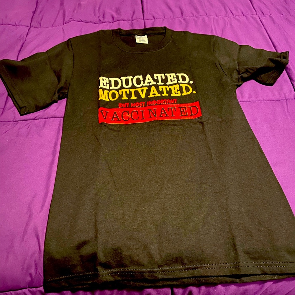 NEW! Black short sleeve printed t-shirts